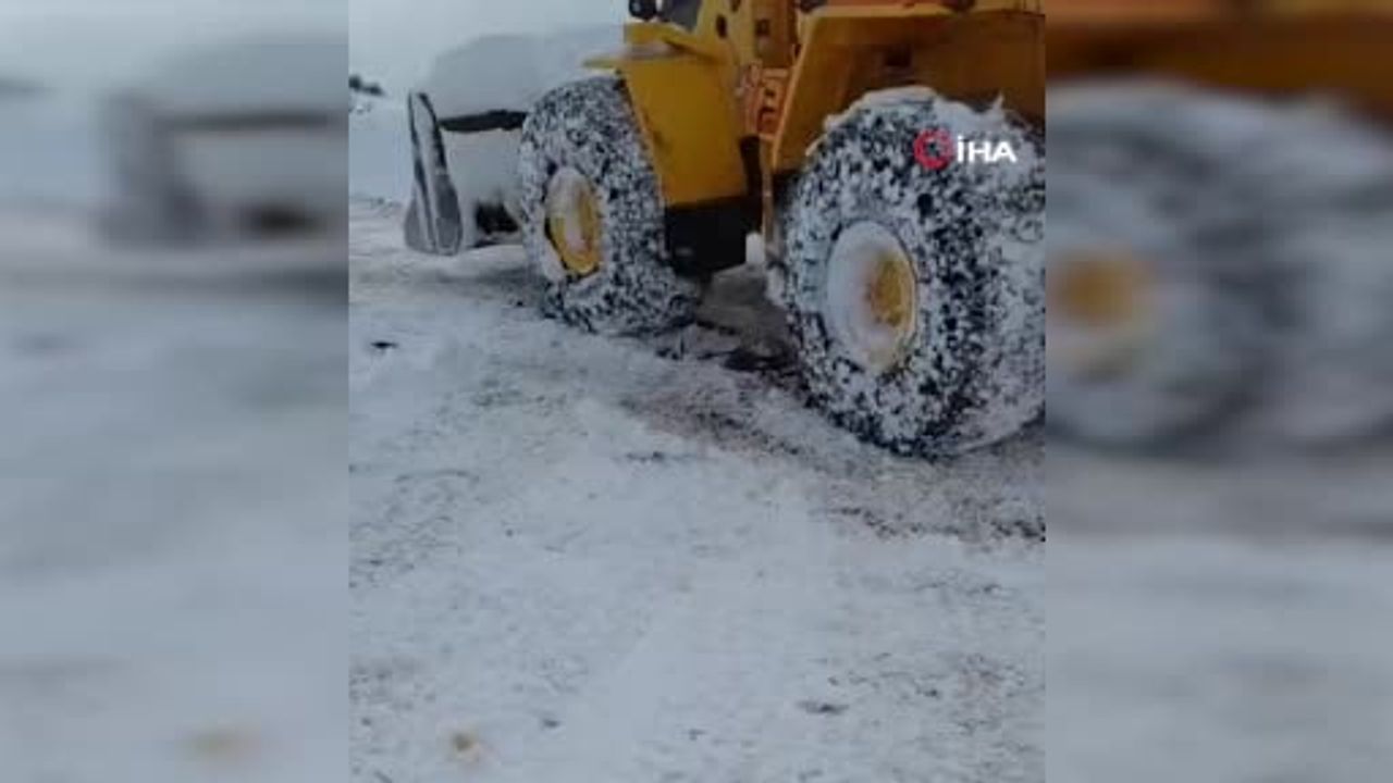 Çemişgezek’te karla mücadele: Vatandaşın 'Kurban olurum size' diyerek teşekkür anı