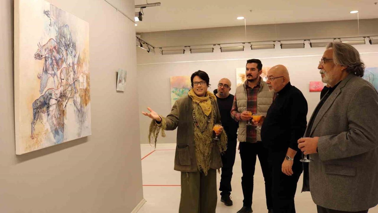 Cenk Mısırlıoğlu'nun 'Biraz Taş, Biraz Hayvan, Biraz Düş' sergisi SANKO Sanat Galerisi'nde