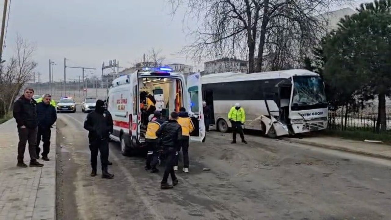 Çerkezköy'de iki işçi servisinin çarpışması: 19 yaralı