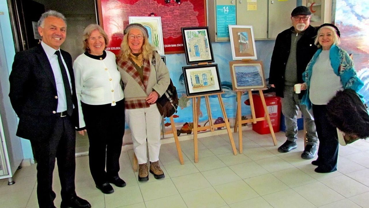 Çeşme Halk Eğitim Merkezi'nde Suluboya Kursiyerlerinin Yeni Yıl Sergisi