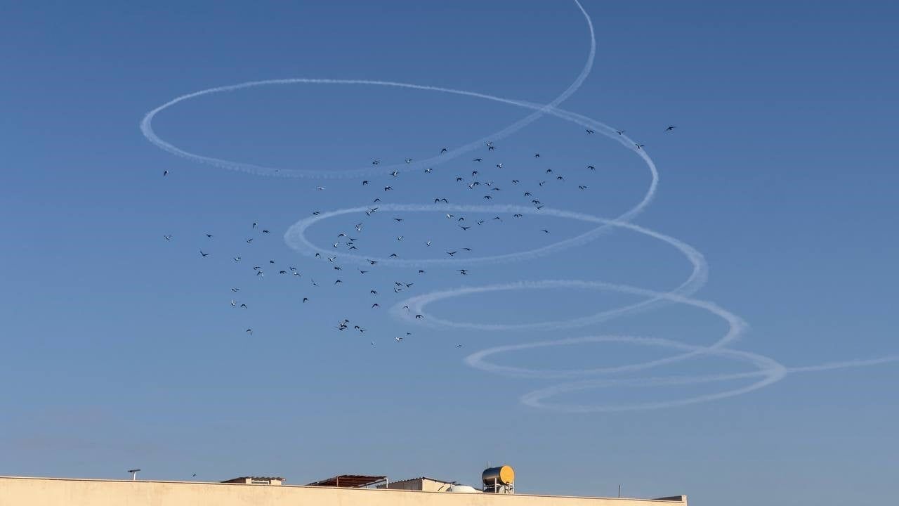 Ceylanpınar semalarında sınır üzerinde dairesel uçuş görüntüleri