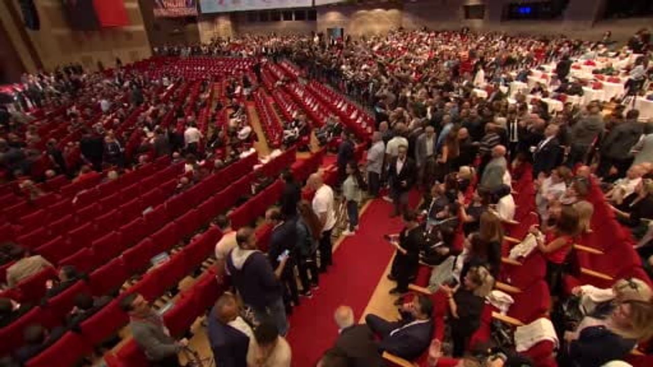 CHP İstanbul İl Kongresi'nde hile iddiası: 10 sanıklı dava ertelendi