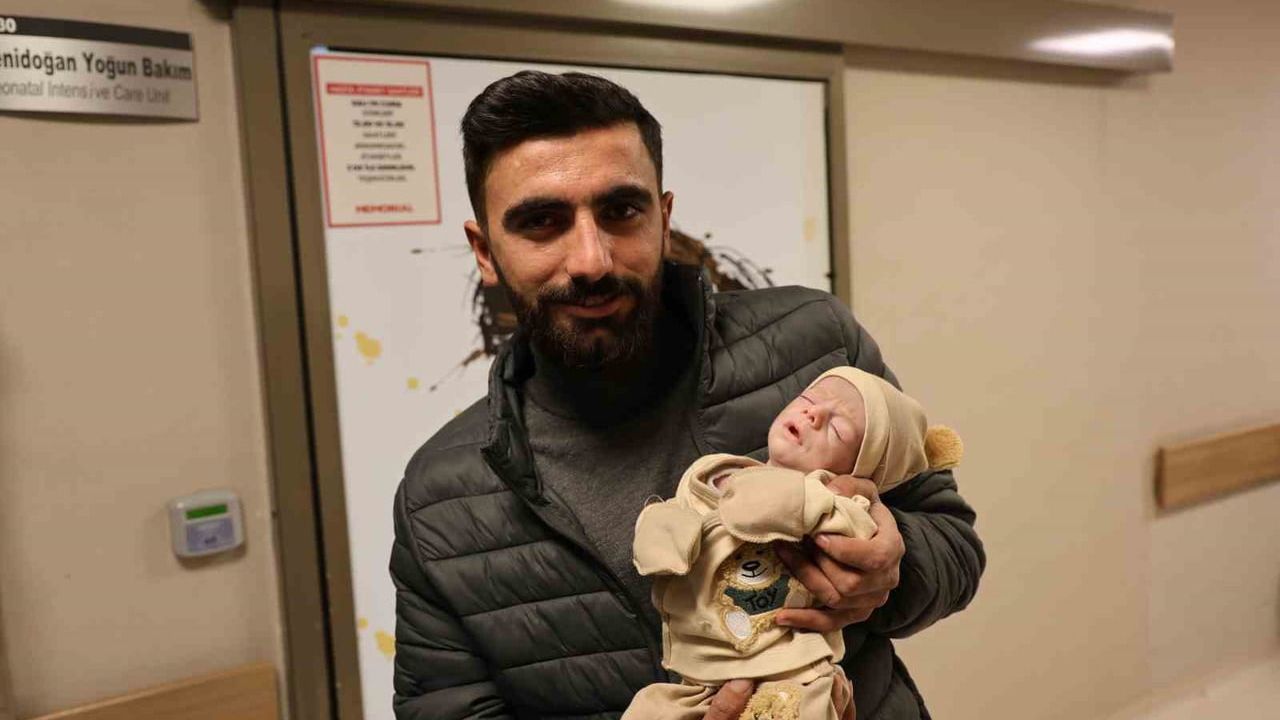 Civan Şen: Gastroşizisli 44 günlük bebek iki ameliyatla sağlığına kavuştu