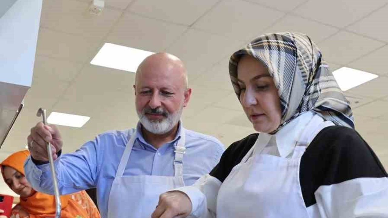 Çolakbayrakdar: Hanım kardeşlerimiz Kocasinan Akademi’de üretiyor, kazanıyor