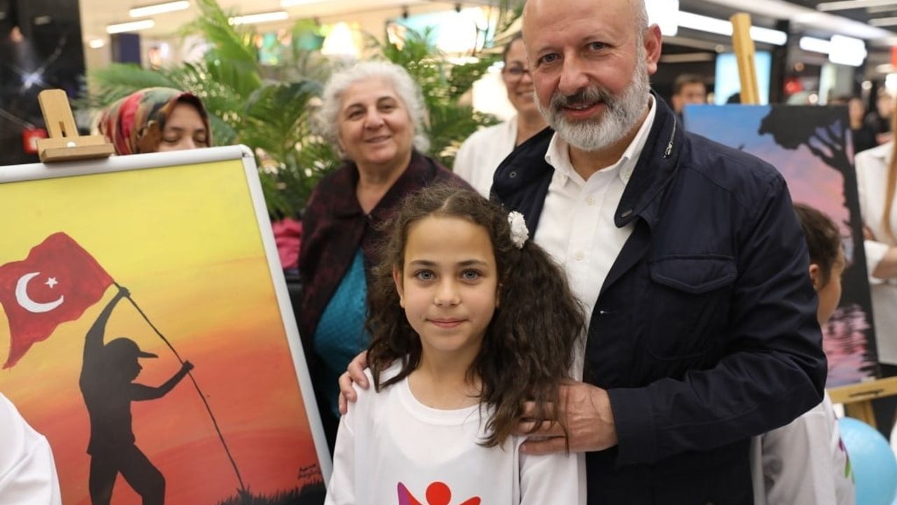 Çolakbayrakdar: "Her alanda gençlerimizin ve evlatlarımızın yanındayız"