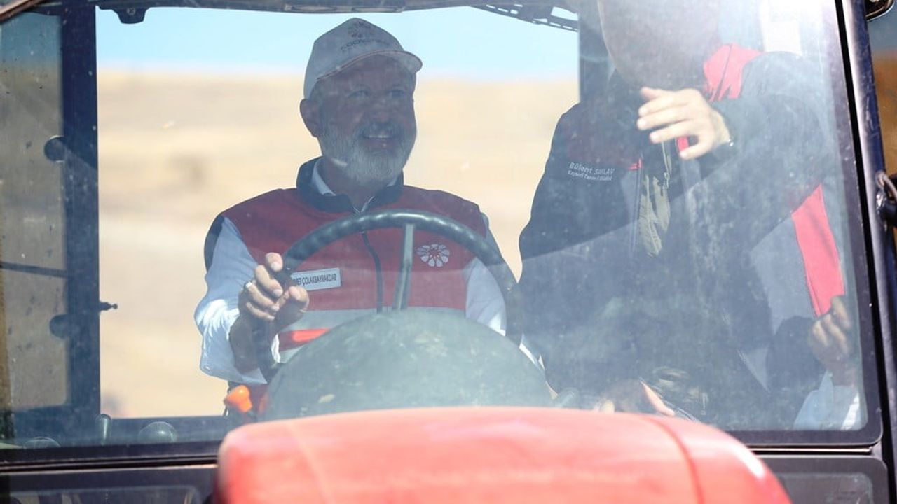 Çolakbayrakdar: Kırsal mahallelerin köy kimliğini geleceğe taşıyoruz