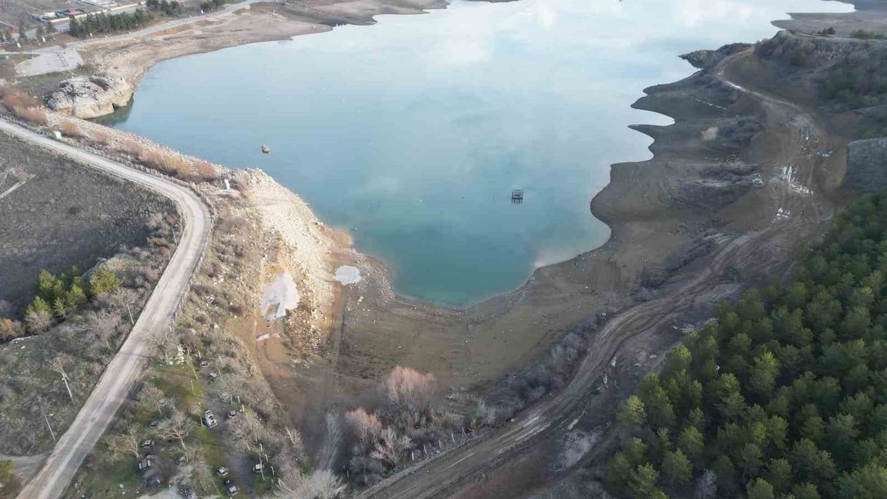 Çomar Barajı’nda yol genişletme çalışmaları ikinci etapta