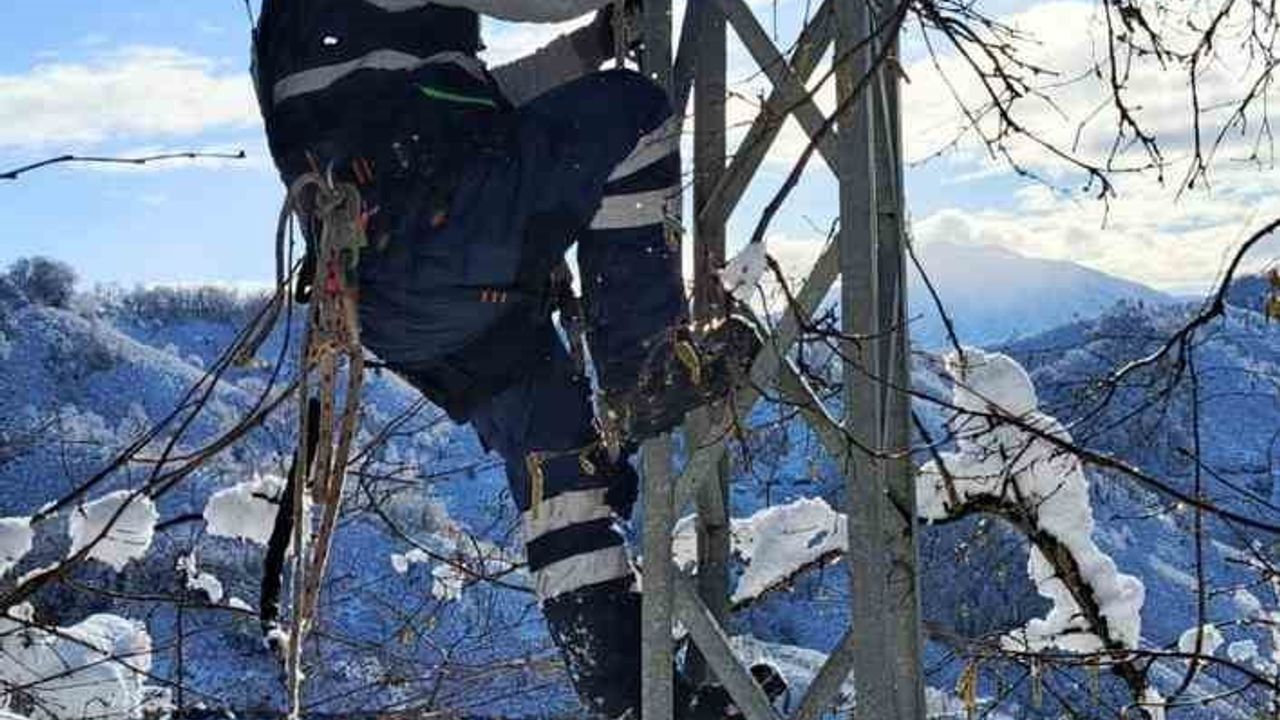 Çoruh EDAŞ Giresun'da yoğun kar yağışında 159 personel ve 82 araçla sahada