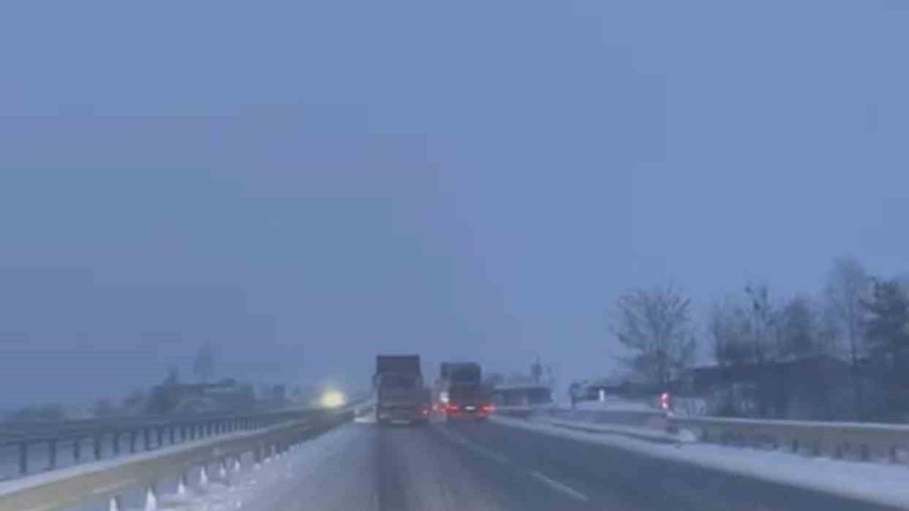 D-100 Kemikli Rampalarında Kar Yağışı