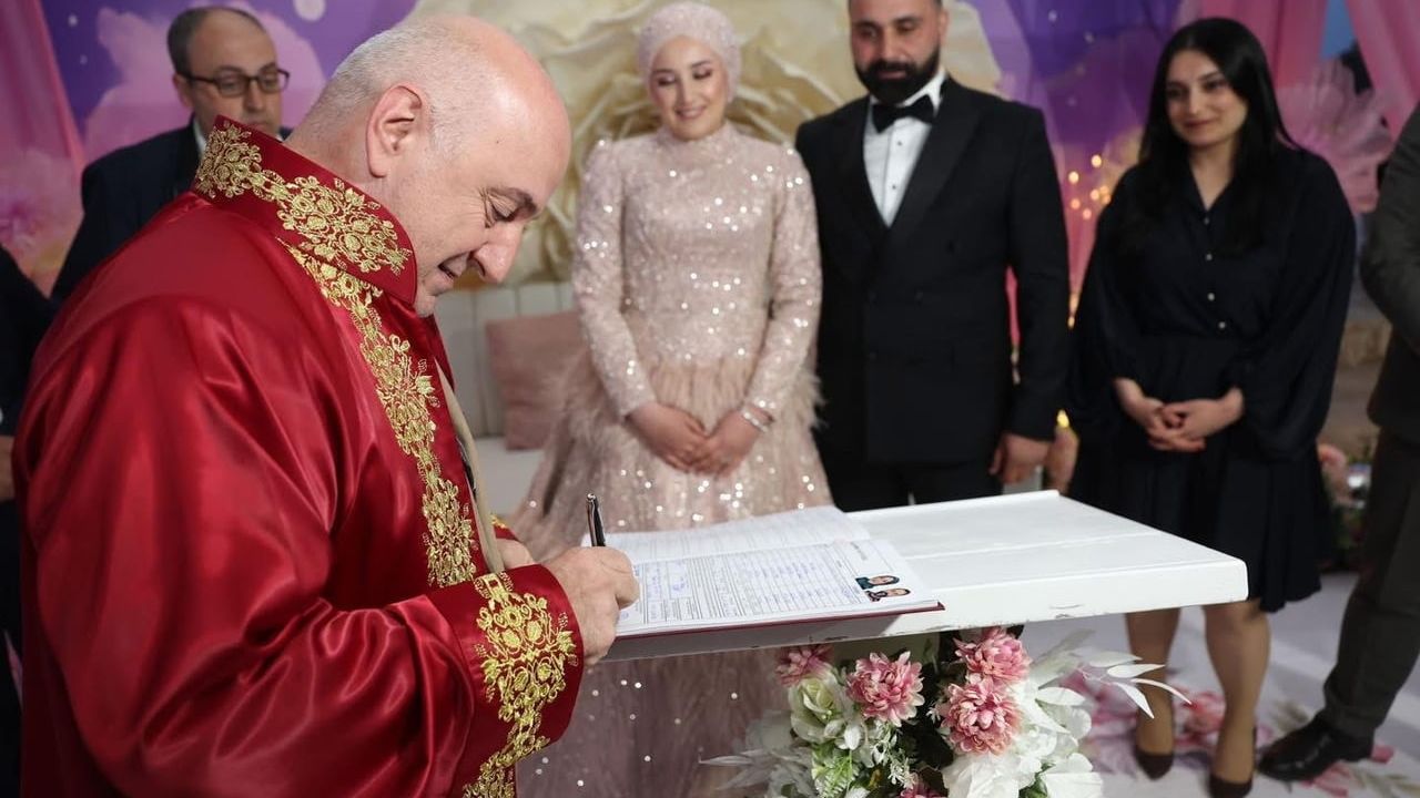 Darıca'da 2025’te bin 475 çift resmi nikah kıydı