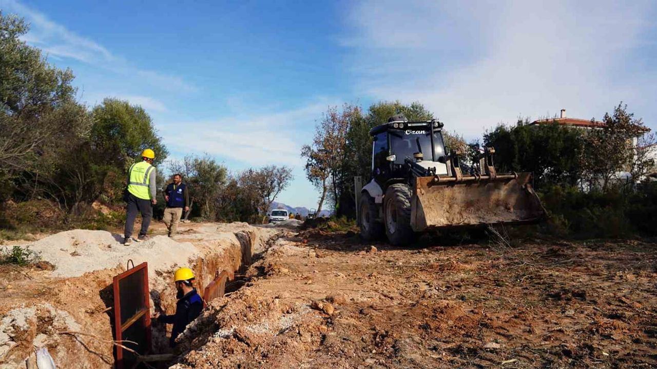 Datça Çomarlık’ta 5 bin metrelik kanalizasyon hattı yapımına başlandı