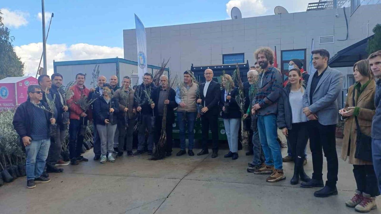 Datça'da Muğla Büyükşehir'ten 3 bin fidan desteği