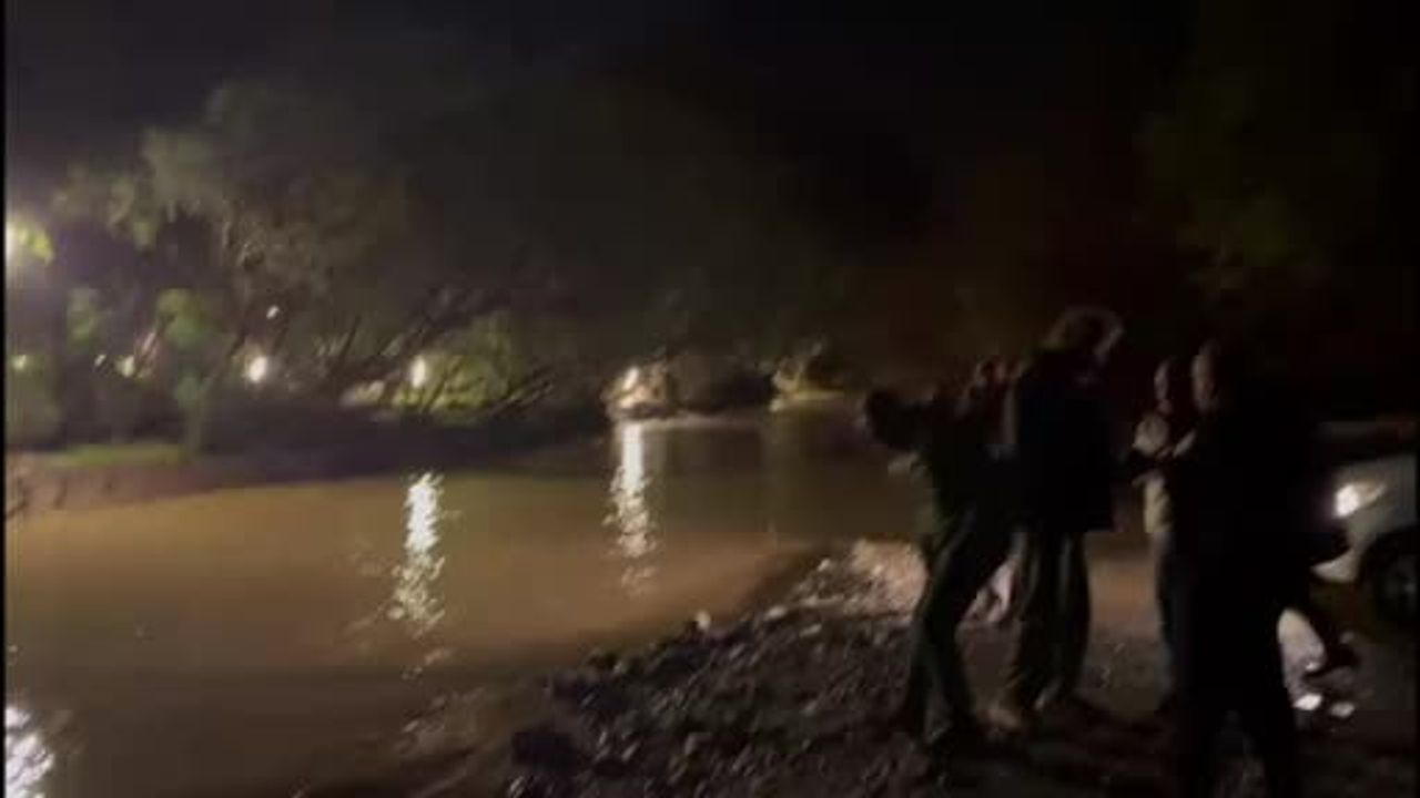 Datça’da sele kapılan sürücü çalıya tutunarak kurtarıldı