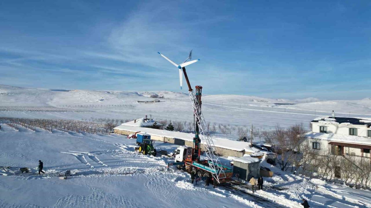 Dededen miras demircilikten 12 kW rüzgârgülü üretimine