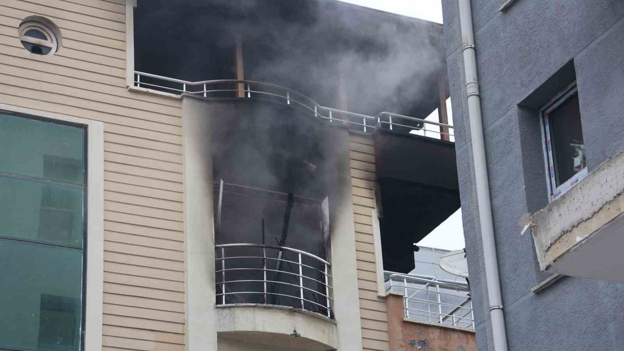 Defne Çekmece'de işçi dairesinde yangın