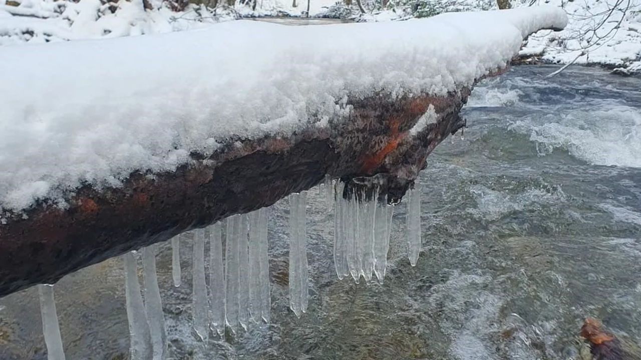 Demirköy'de Velika Deresi'nde Kartpostallık Kış Manzarası