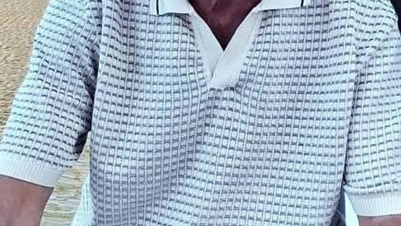 Denizli'de 56 yaşındaki öğretmen arkadaşının aracının altında kalarak hayatını kaybetti