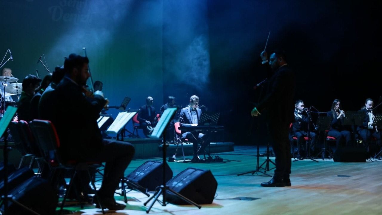 Denizli'de Ferdi Tayfur şarkılarıyla anıldı