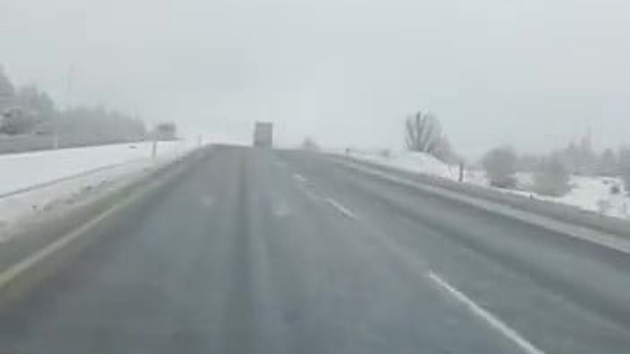 Denizli'de gece kar yağışı: Emniyet sürücüleri uyardı