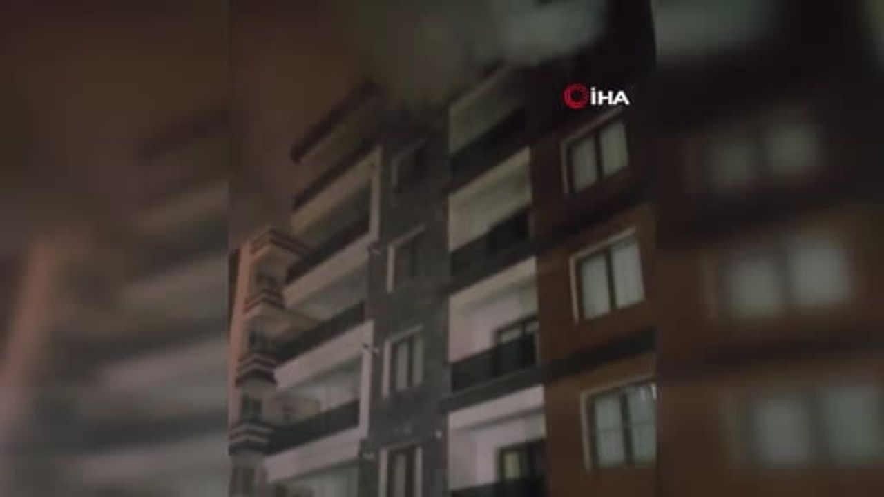 Depremde evi yıkılan ailenin yeni yuvası alevlere teslim oldu