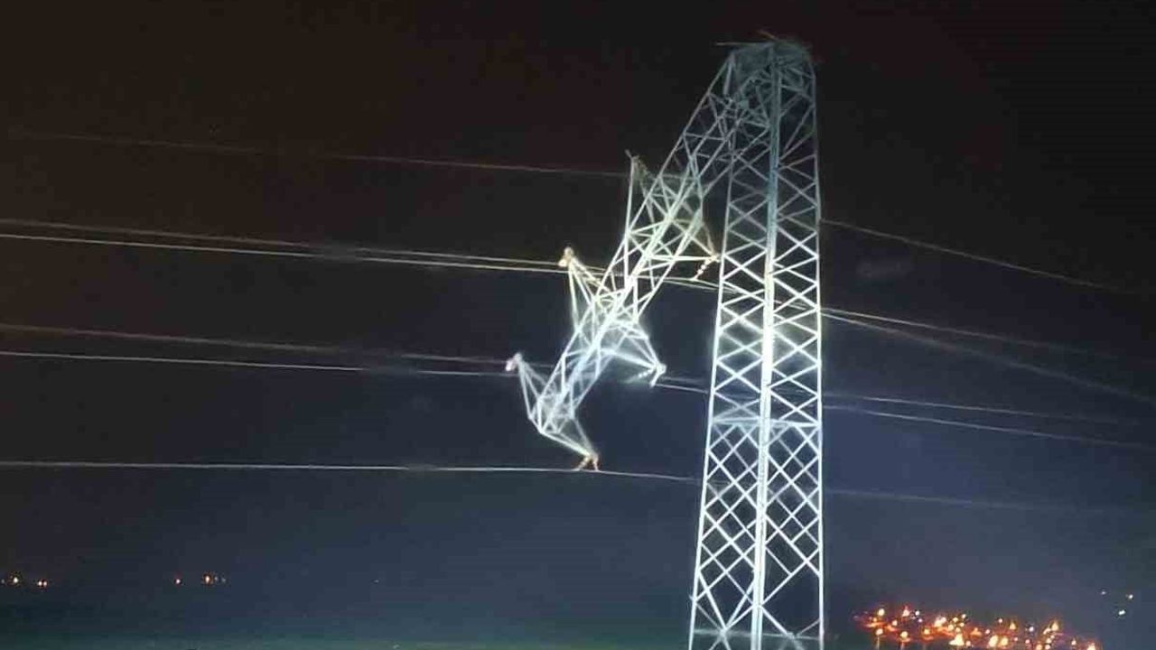 Derik'te hırsızlığa rağmen elektrik 5 dakikada sağlandı