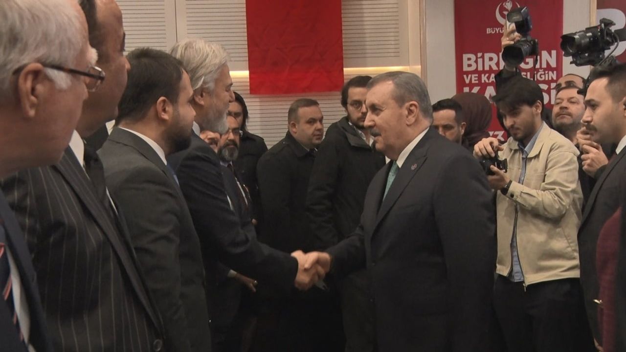 Destici: "O saç örgüsü Bozkurt’un yelesidir, çakalın, sırtlanın oyuncağı olamaz"