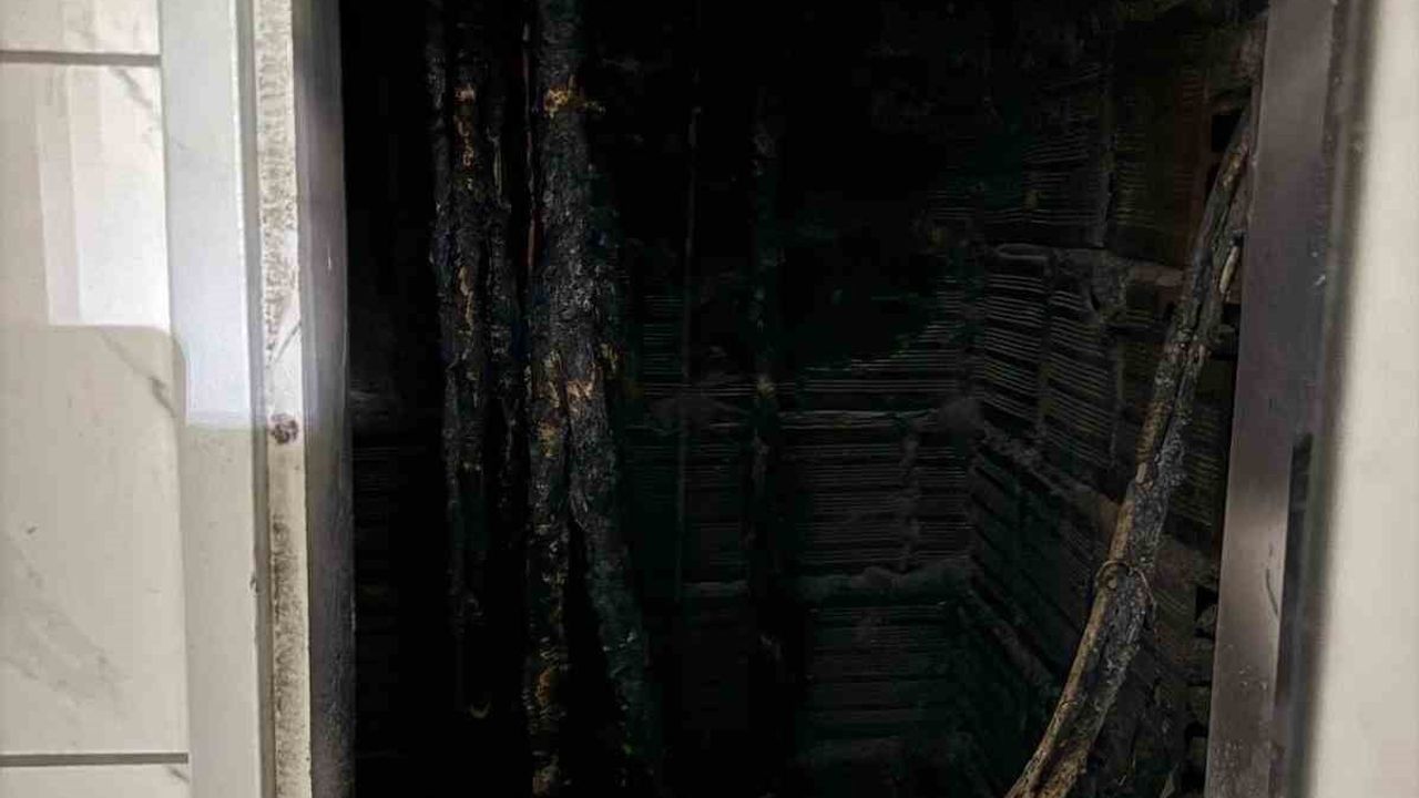 Dicle Üniversitesi Tıp Fakültesi polikliniklerinde çıkan yangın kontrol altına alındı