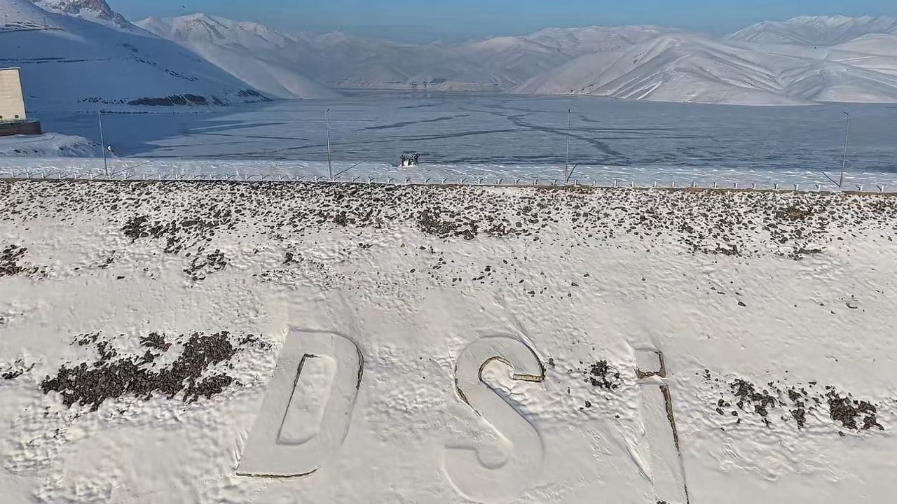 Dilimli Barajı kısmen dondu: Yüzey buzla kaplandı