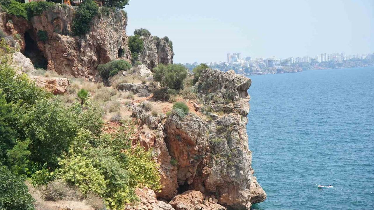 Dipova: Antalya'nın tufa falezleri tehlikede, koruma sürmeli
