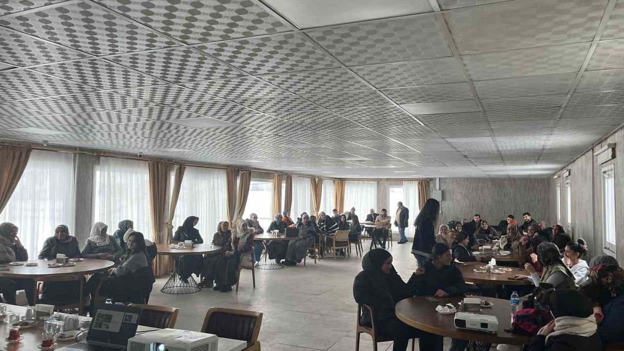 Diyadin'de Bağımlılıkla Mücadele Semineri Düzenlendi