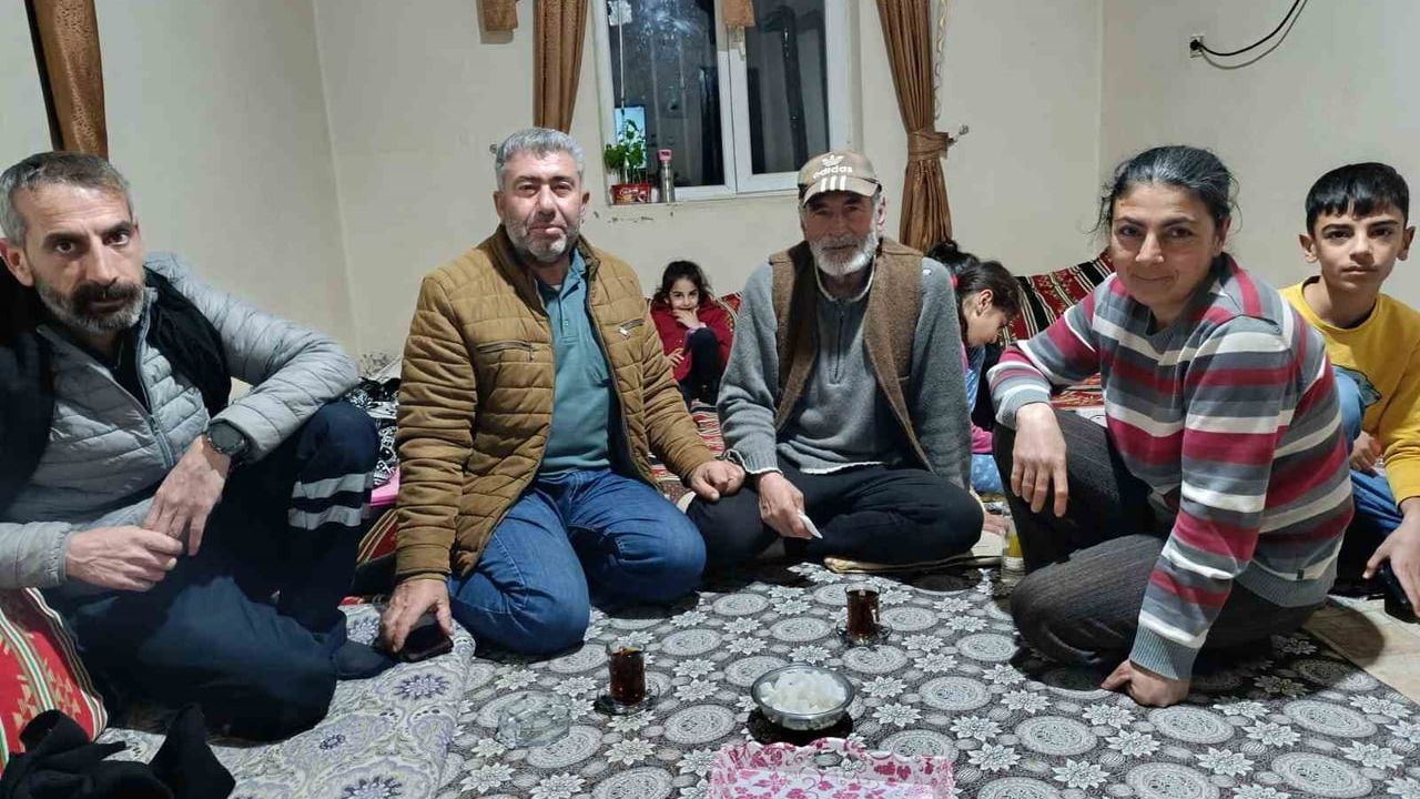 Diyarbakır'da 4 gündür mahsur kalan vatandaş evine ulaştırıldı