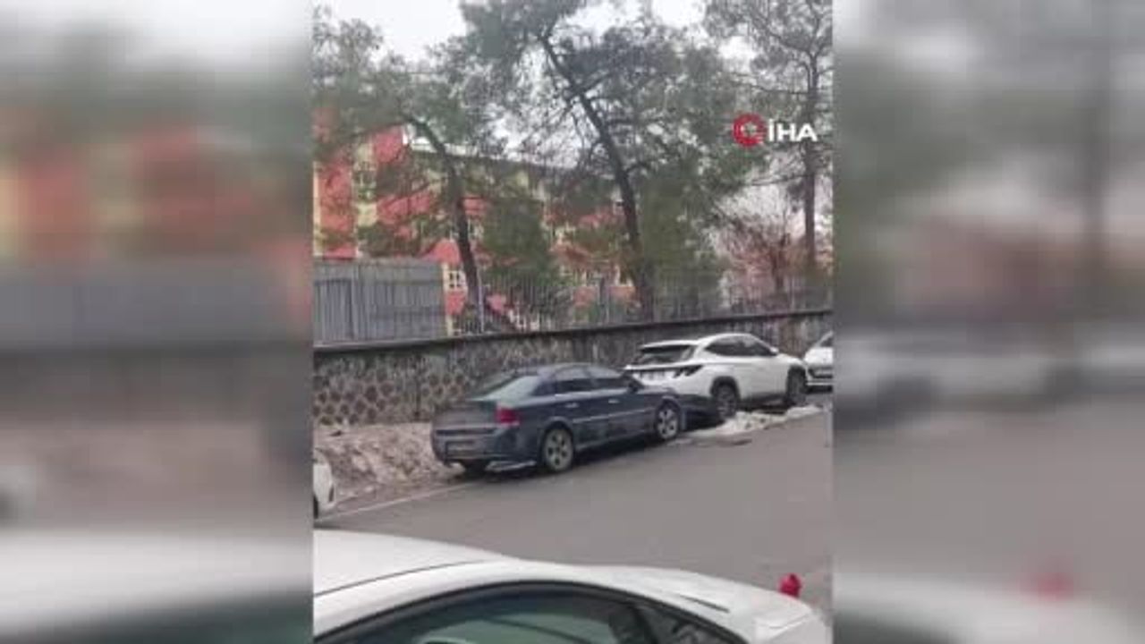 Diyarbakır'da Boşaltılan Ali Emiri Ortaokulu'nda Yangın