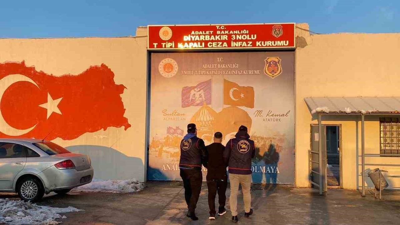 Diyarbakır'da JASAT operasyonu: 140 kişi tutuklandı