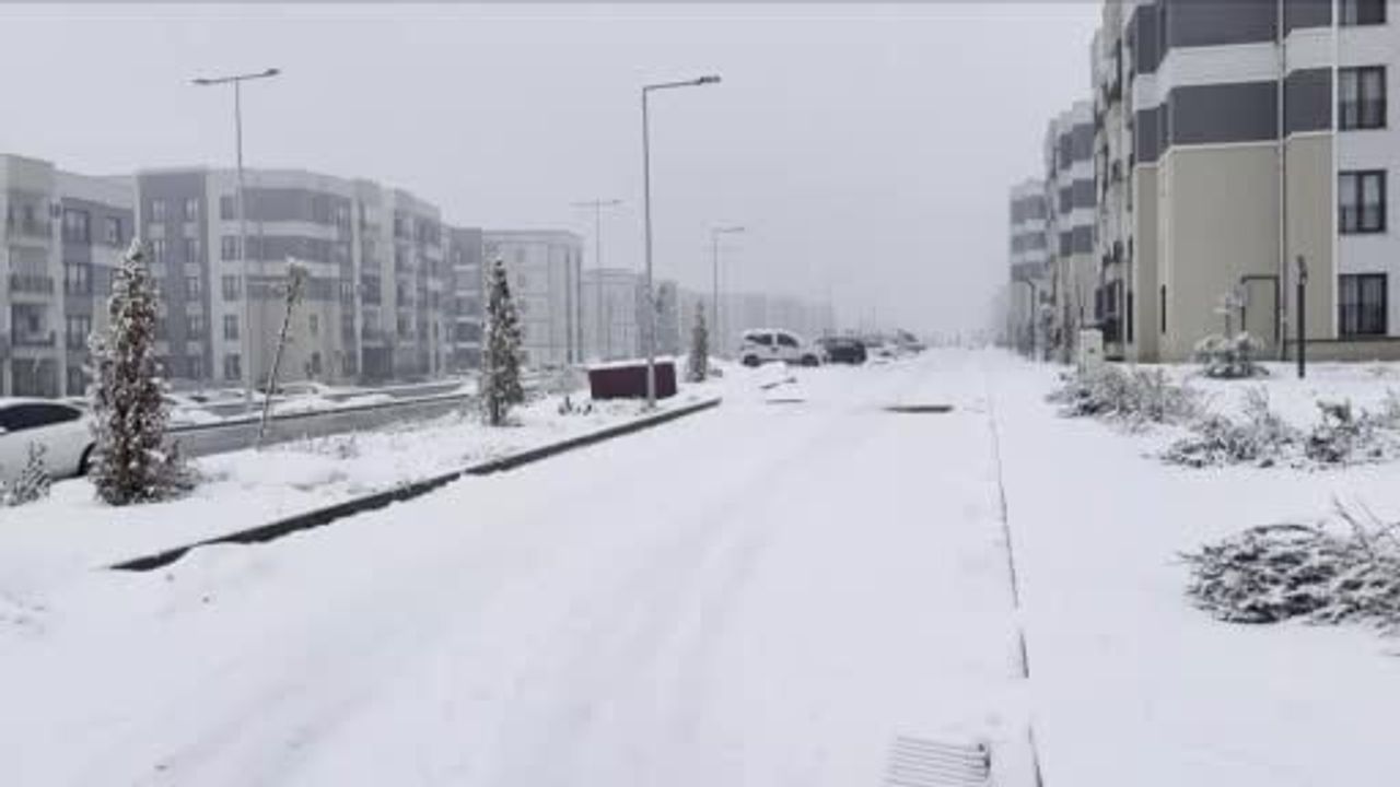 Diyarbakır'da kar yağışı yeniden etkili