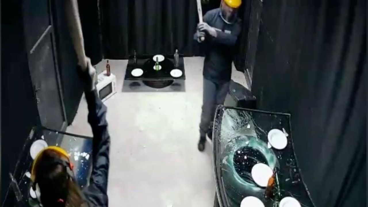 Diyarbakır’da 'öfke evi' girişimi: Eşyalarla stres atma merkezi