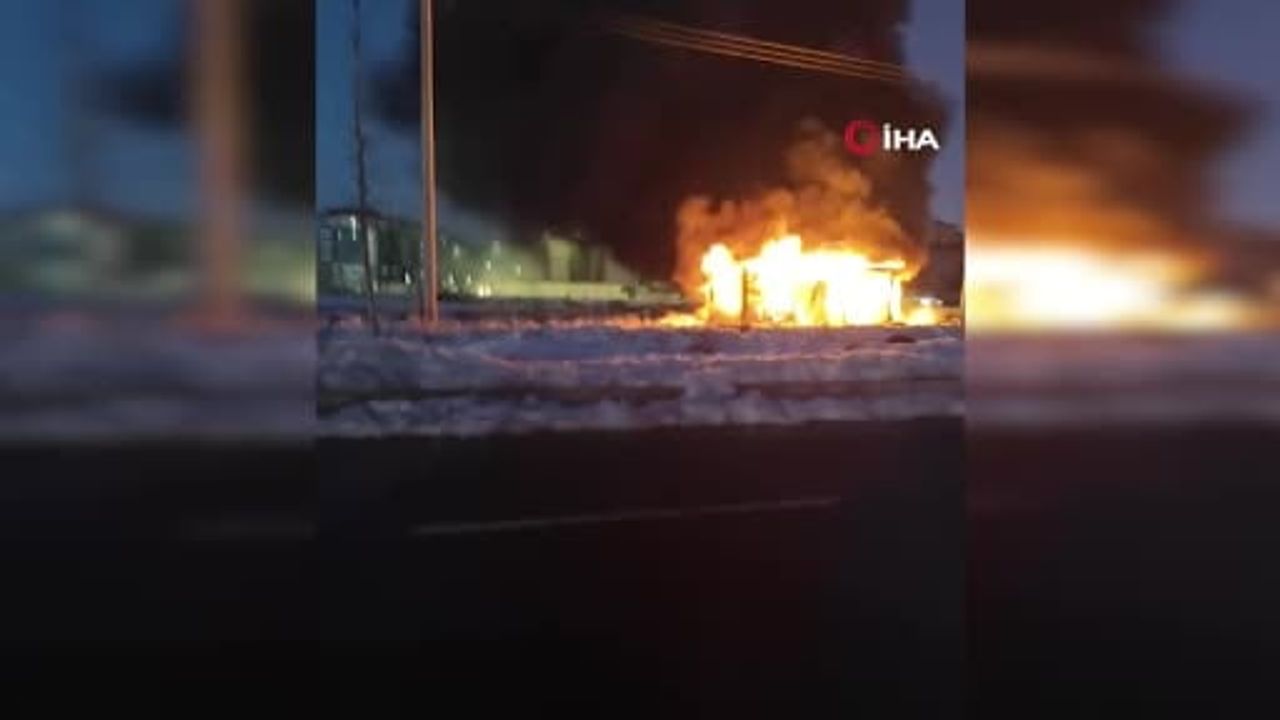 Diyarbakır Kayapınar'da aşırı yüklenen trafo yangını