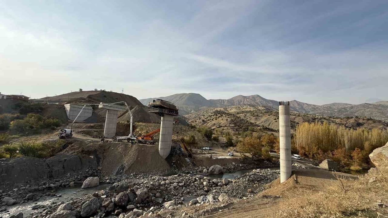 Diyarbakır Kulp’ta viyadük iskelesi çöküşü: Bilirkişi raporu aşırı yükleme ve yetersiz bağlantıyı işaret etti