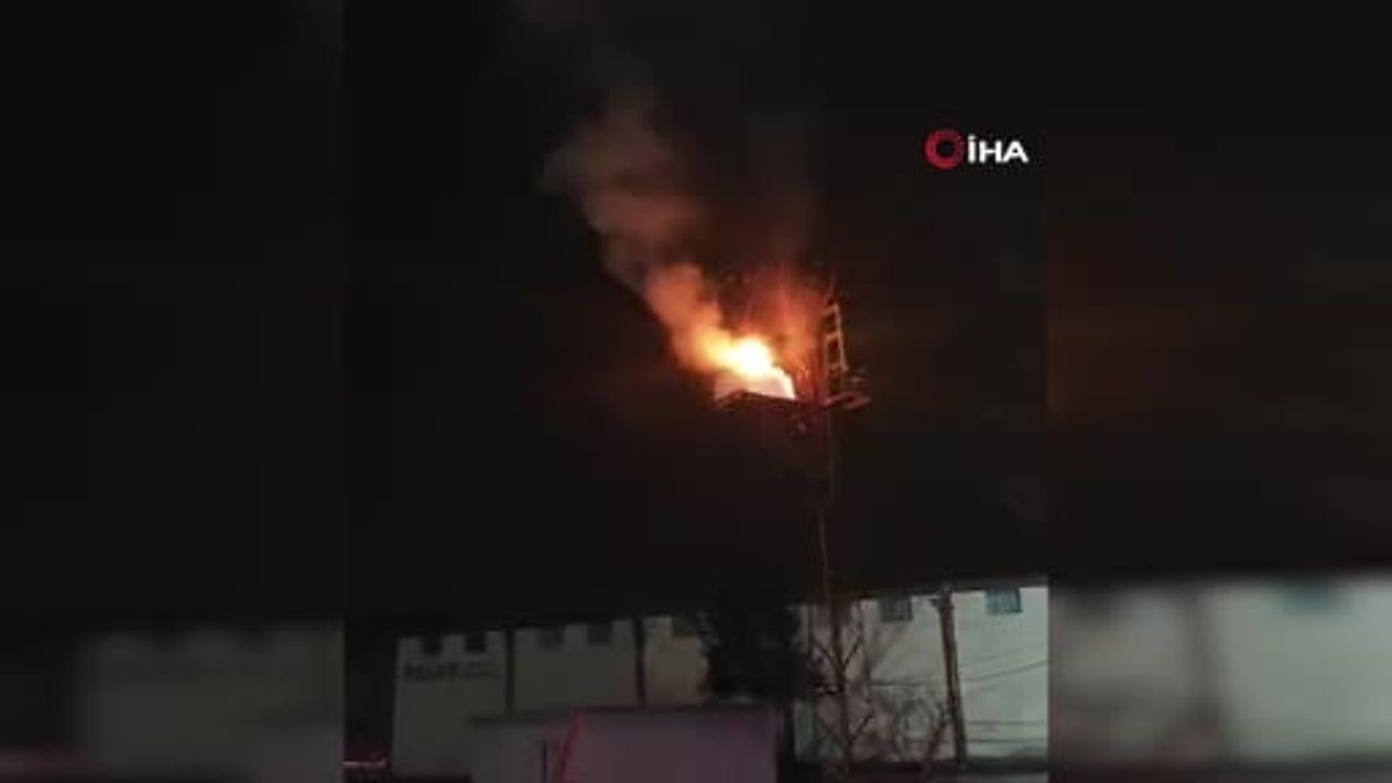 Diyarbakır Sur'da elektrik panosu yandı