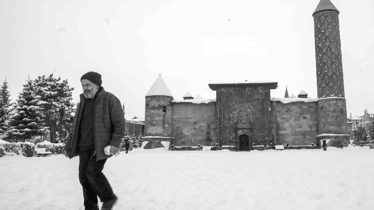 Doğu Anadolu'ya kar ve buzlanma uyarısı