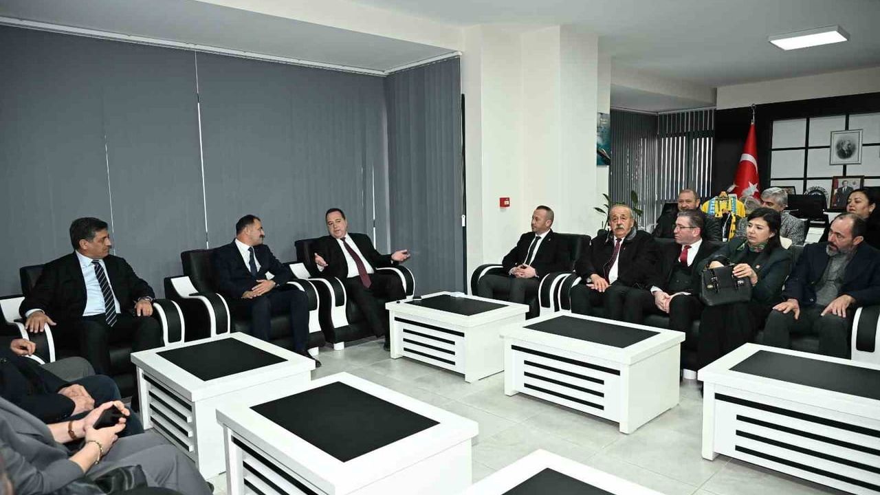 Dutlulu ve Kara'dan Demirci'de ortak açılışlar ve tarım desteği