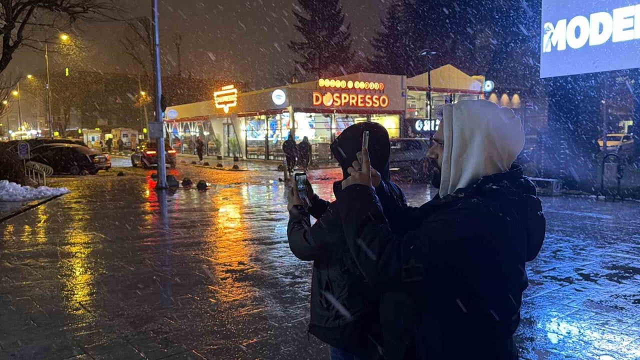 Düzce beyaza büründü: Yoğun kar yağışı etkili oluyor