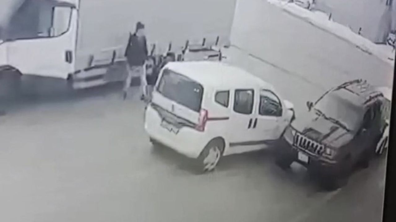 Düzce'de muayene istasyonunda kaza: 3 araç hasar aldı