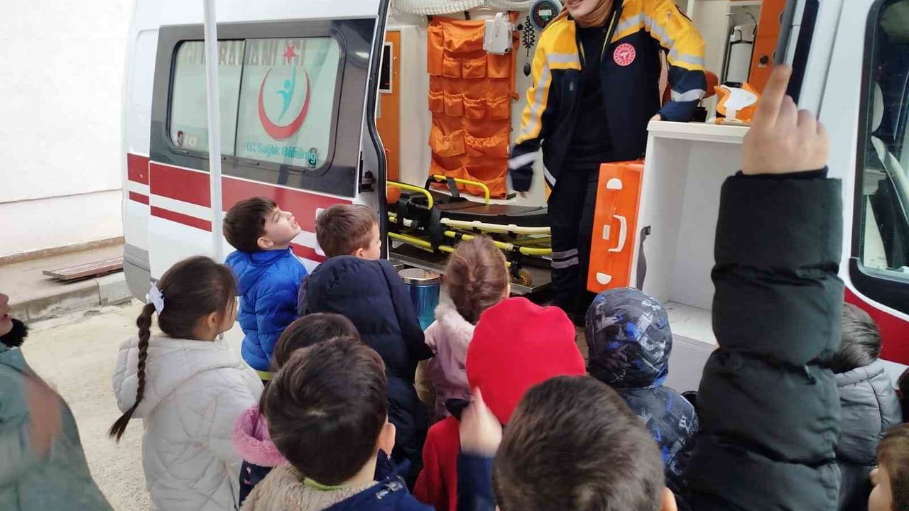 Düzce’de 'Sağlıklı Çocuk, Sağlıklı Gelecek' etkinliği Avni Akyol İlkokulunda