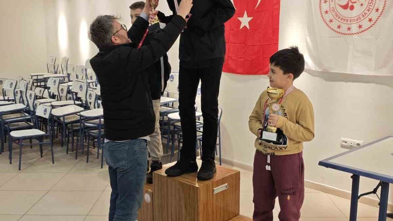 Düzce Gençler Satranç İl Birinciliği tamamlandı