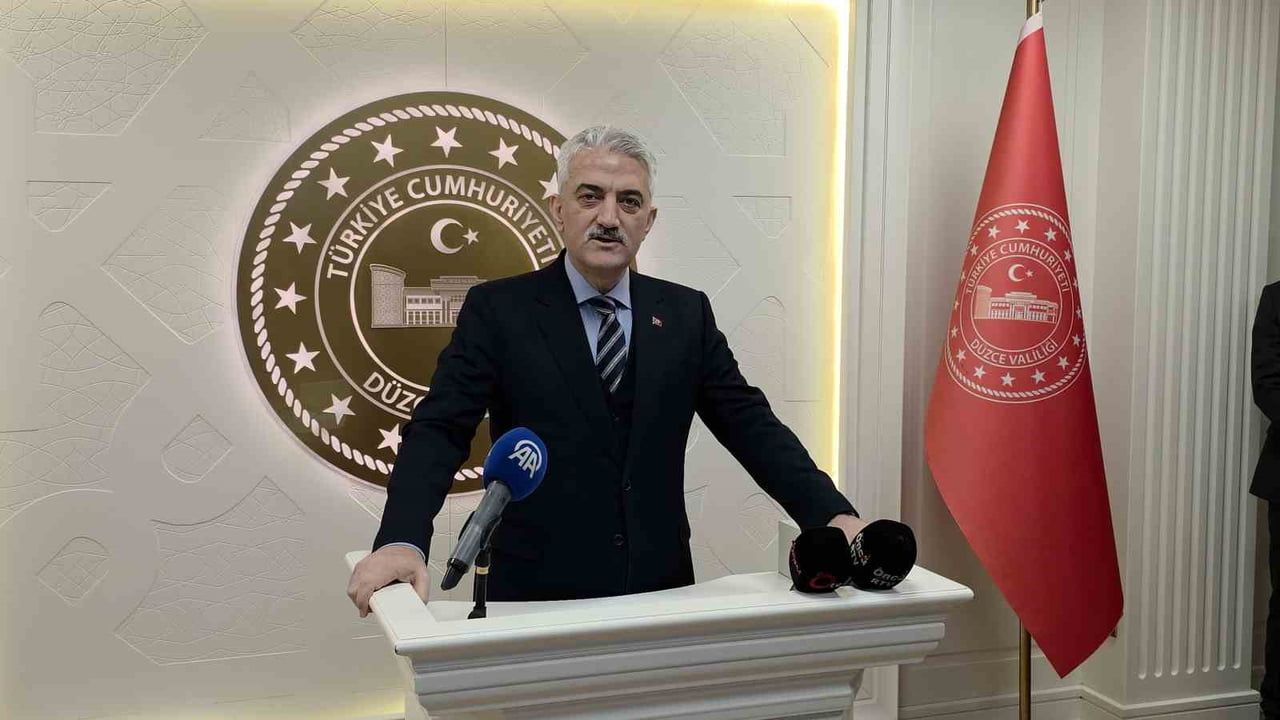 Düzce'ye yeni Vali: Mehmet Makas göreve başladı