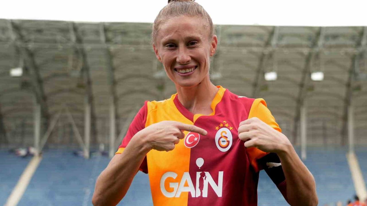 Ebru Topçu: Galatasaray forması, kariyer ve kadın futbolunun geleceği