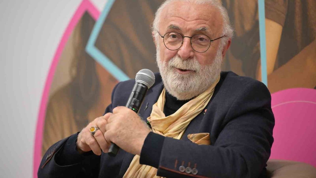 Ebru ustası Hikmet Barutçugil Kocaeli'de sanatseverlerle buluşuyor