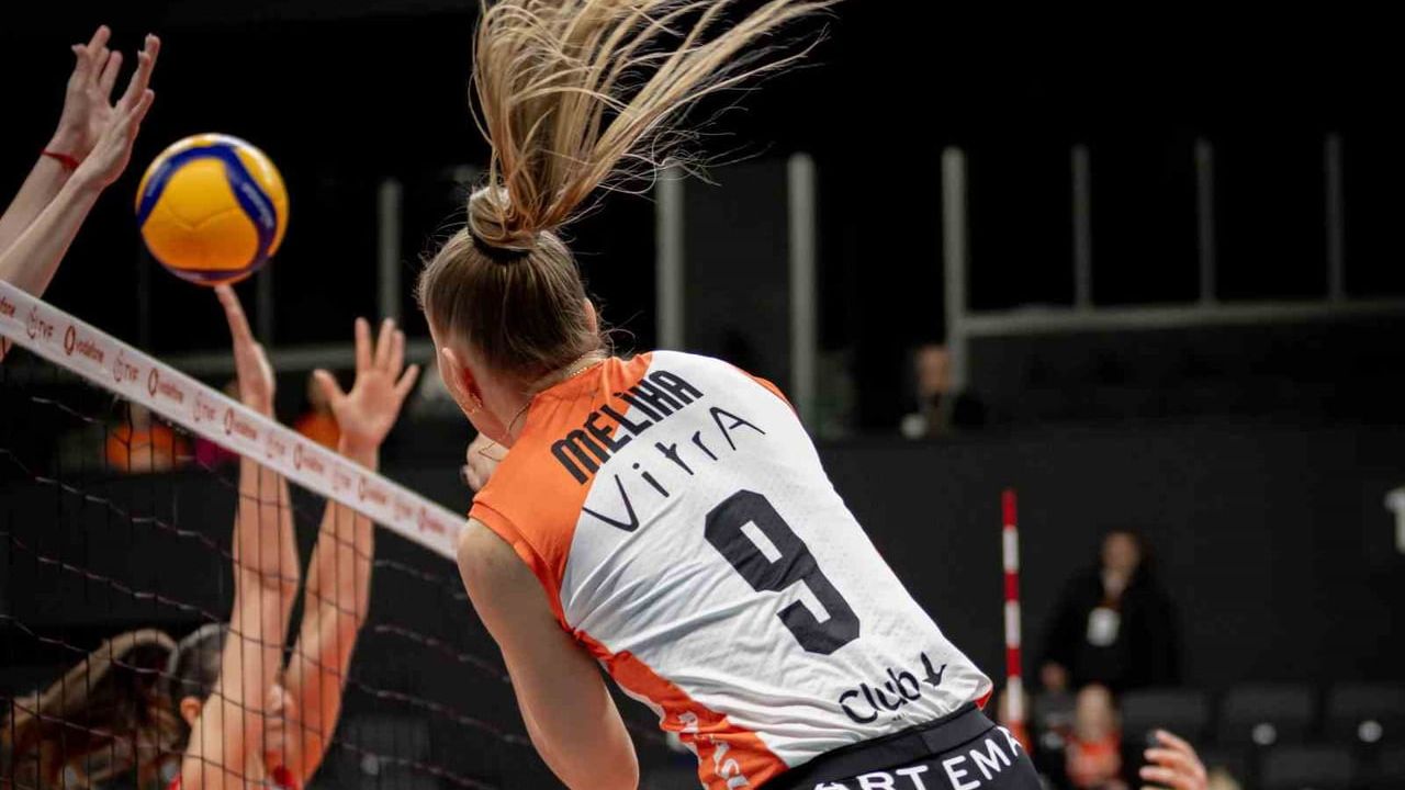 Eczacıbaşı Dynavit, Bahçelievler Belediyespor'u 3-0 mağlup etti