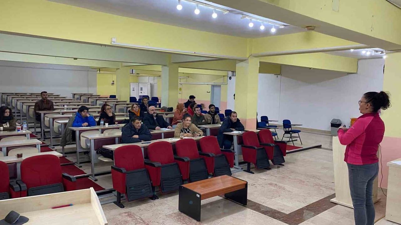 Edremit MYO'da hijyen eğitimi verildi