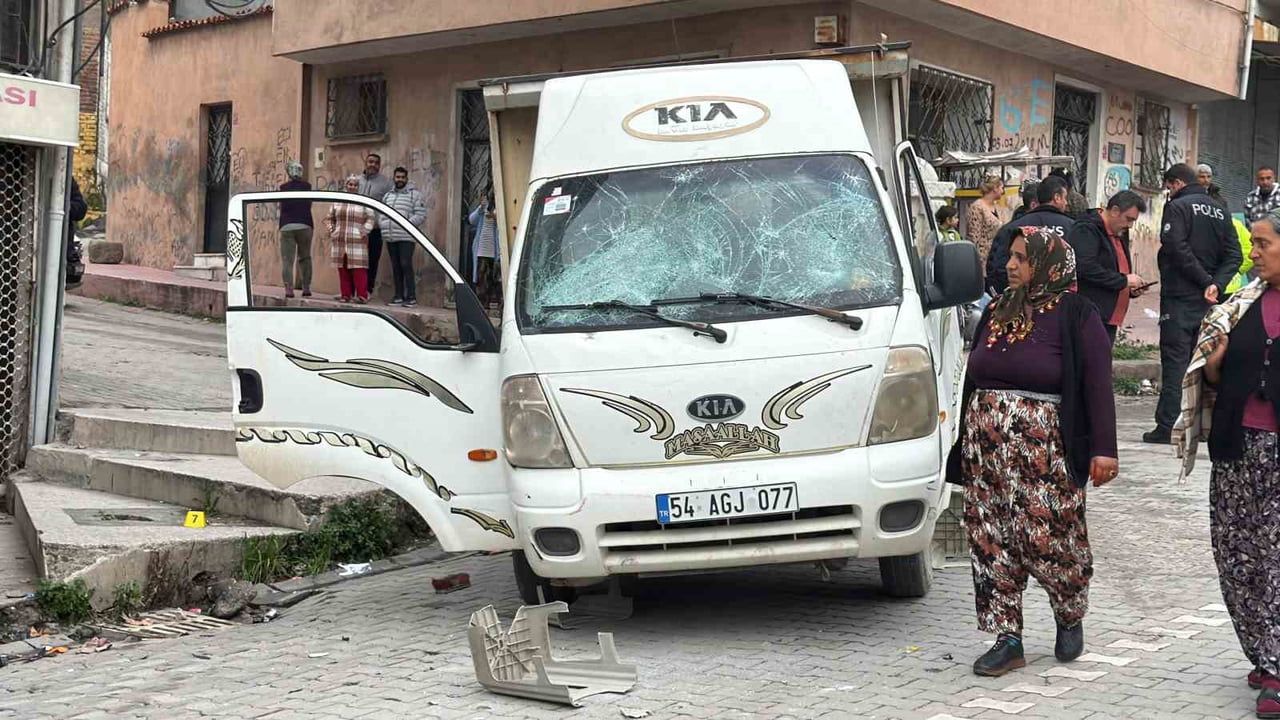 Edremit'te alacak verecek kavgası: 2 kişi tüfekle yaralandı